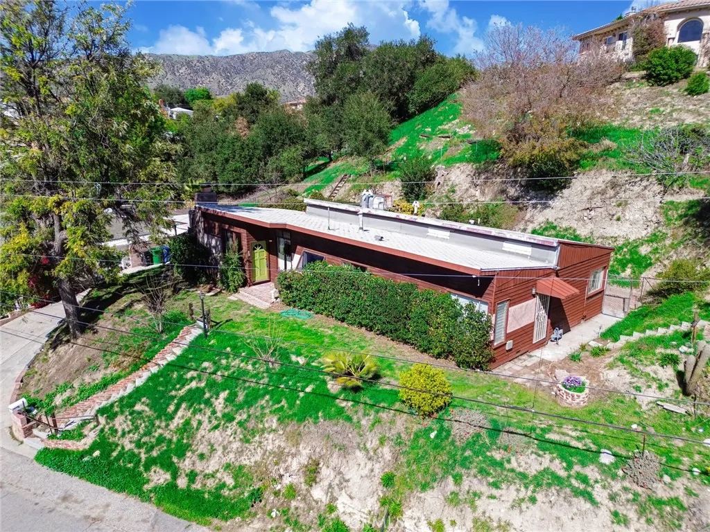 8939 Oswego Street, Sunland, California 91040 home-pic-7